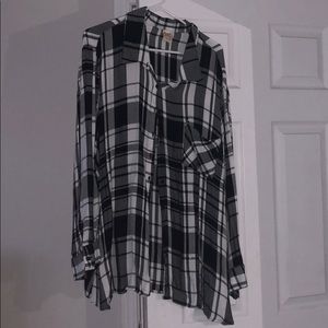 Faded glory black and white plaid shirt
